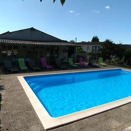 Maison Hibiscus Holiday home Souvigne (Charente)